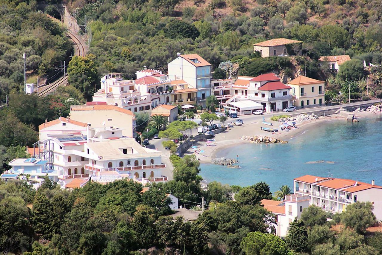 La Casa Di Aurelio Lejlighed Capo dʼOrlando Eksteriør billede